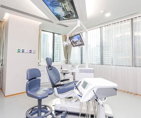 dental, dentist, dental clinic, dental bridges, dental cosmetic, dental crown, dental veneer, implants, invisalign, bangkok, sukhumvit, Thailand